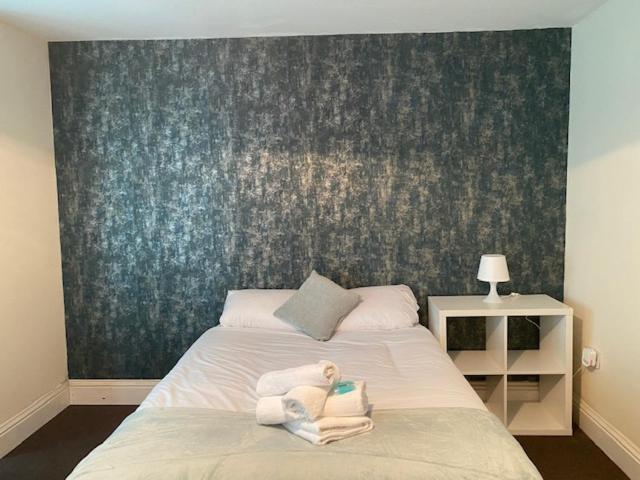Berks Luxury Serviced Apartments,5 Bedrooms, 5 Double Beds, 2 Bathrooms, Free Super Fast Wifi & Parking Earley Экстерьер фото