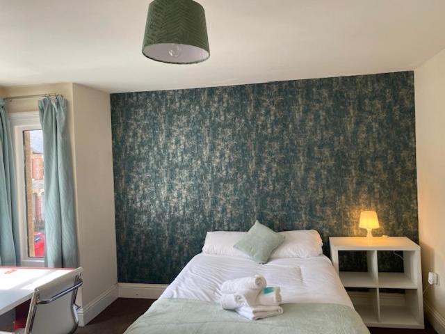 Berks Luxury Serviced Apartments,5 Bedrooms, 5 Double Beds, 2 Bathrooms, Free Super Fast Wifi & Parking Earley Экстерьер фото