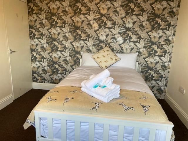 Berks Luxury Serviced Apartments,5 Bedrooms, 5 Double Beds, 2 Bathrooms, Free Super Fast Wifi & Parking Earley Экстерьер фото
