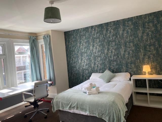 Berks Luxury Serviced Apartments,5 Bedrooms, 5 Double Beds, 2 Bathrooms, Free Super Fast Wifi & Parking Earley Экстерьер фото