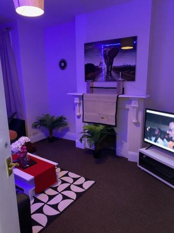 Berks Luxury Serviced Apartments,5 Bedrooms, 5 Double Beds, 2 Bathrooms, Free Super Fast Wifi & Parking Earley Экстерьер фото
